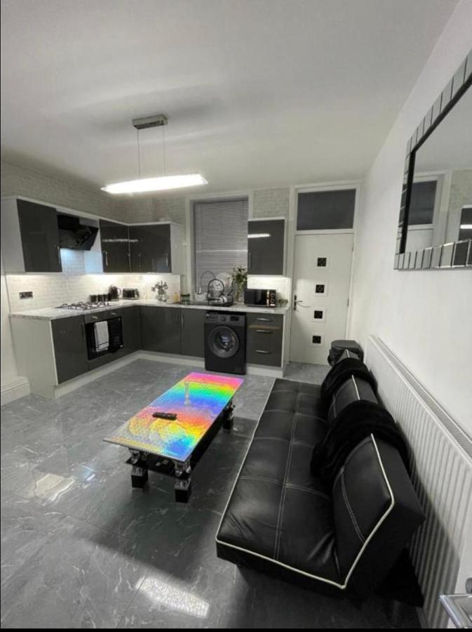 Entire 5 Star Luxury Whalley House Wifi Tv Luxury Burnley Esterno foto